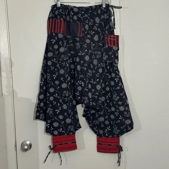 Harem Drop Crotch Thai Pants Black Floral Size Medium Gypsy Hippie Aladdin Hmong - Picture 7 of 11